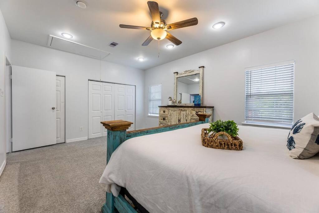 5/3 With A Heated Pool 2 Min From Beach, Updated Galveston Esterno foto